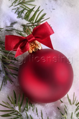 Red Bauble c384